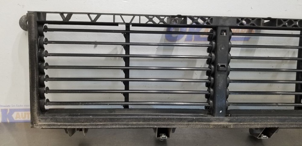 23 DODGE RAM 2500 AIR SHUTTER 6.7L