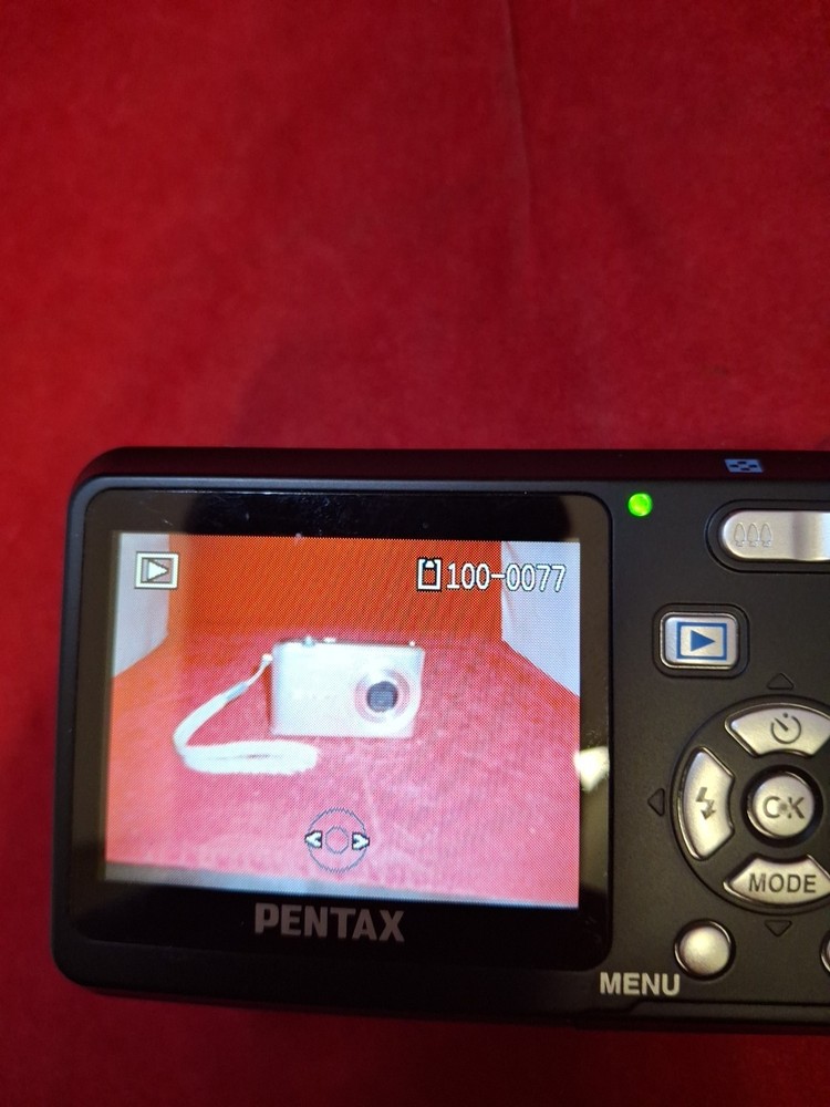 Pentax Optio E50 Digital Camera 8.1MP Black Inc Sd Card E2