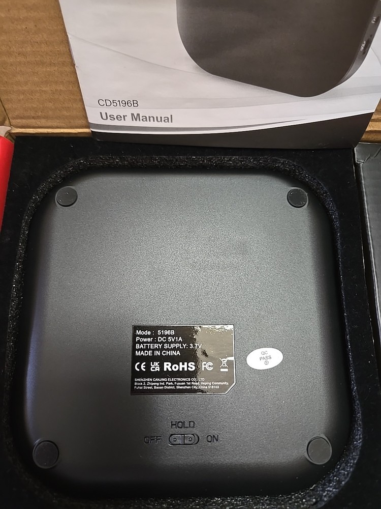 Portable CD Player with Ear Buds Cable & FM Transmitter - Desobry A2