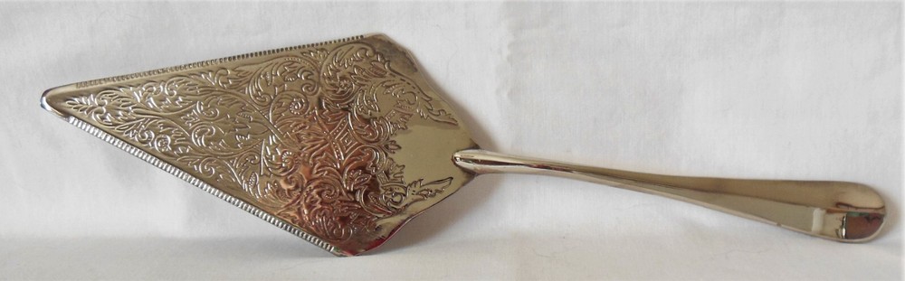International Silver IS Silverplate Solid Cake Pie Server INS630