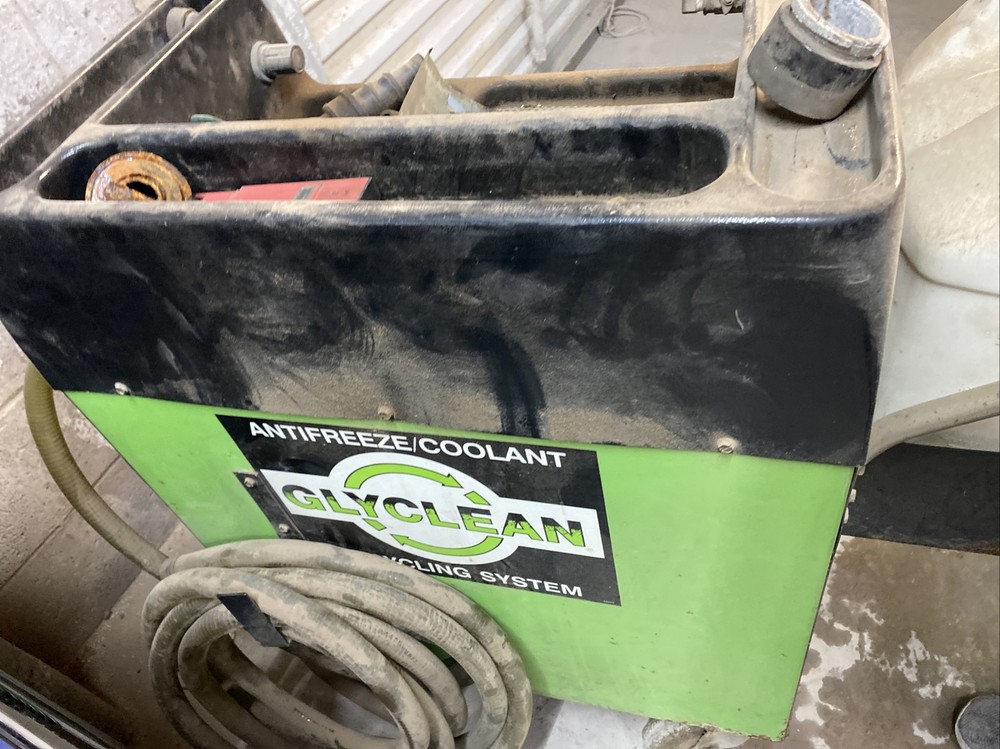 Glyclean antifreeze coolant recycling system
