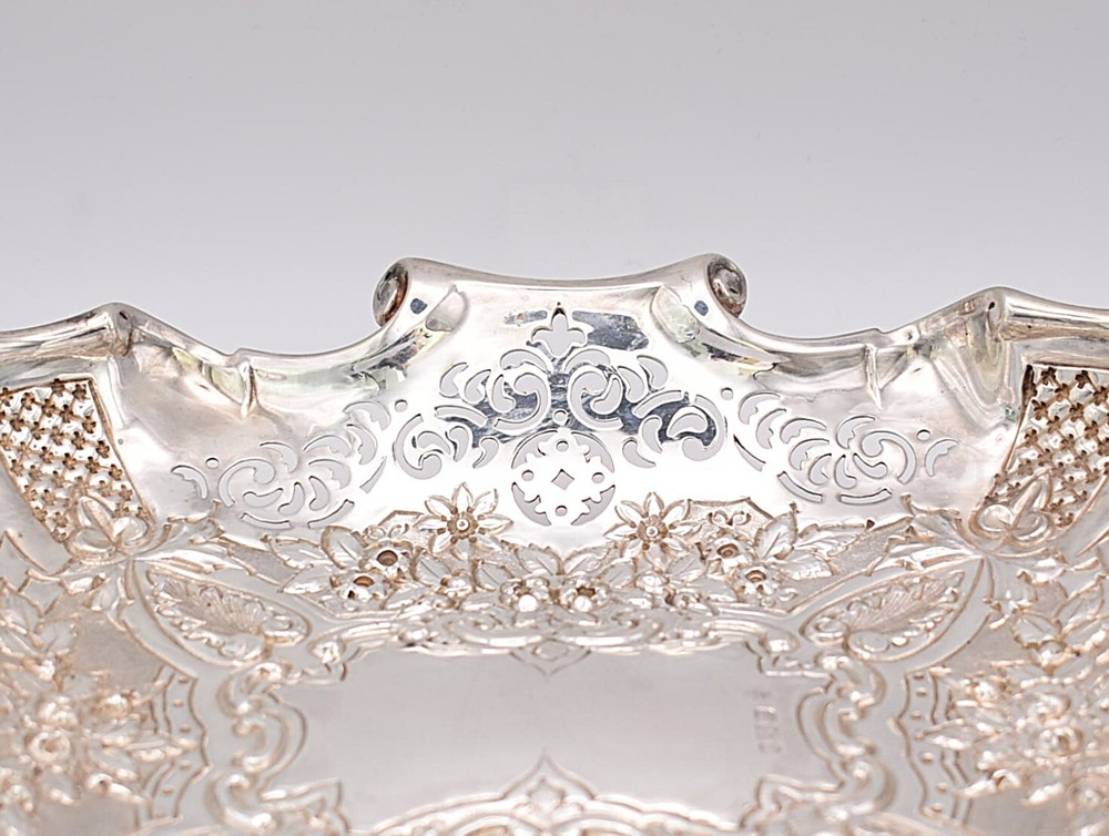 Victorian Solid Silver Pierced Oval Serving Dish – Sheffield 1898 by Martin Hall