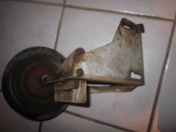 ANTIQUE VINTAGE HUFFY BICYCLE IRON TRAINING WHEELS