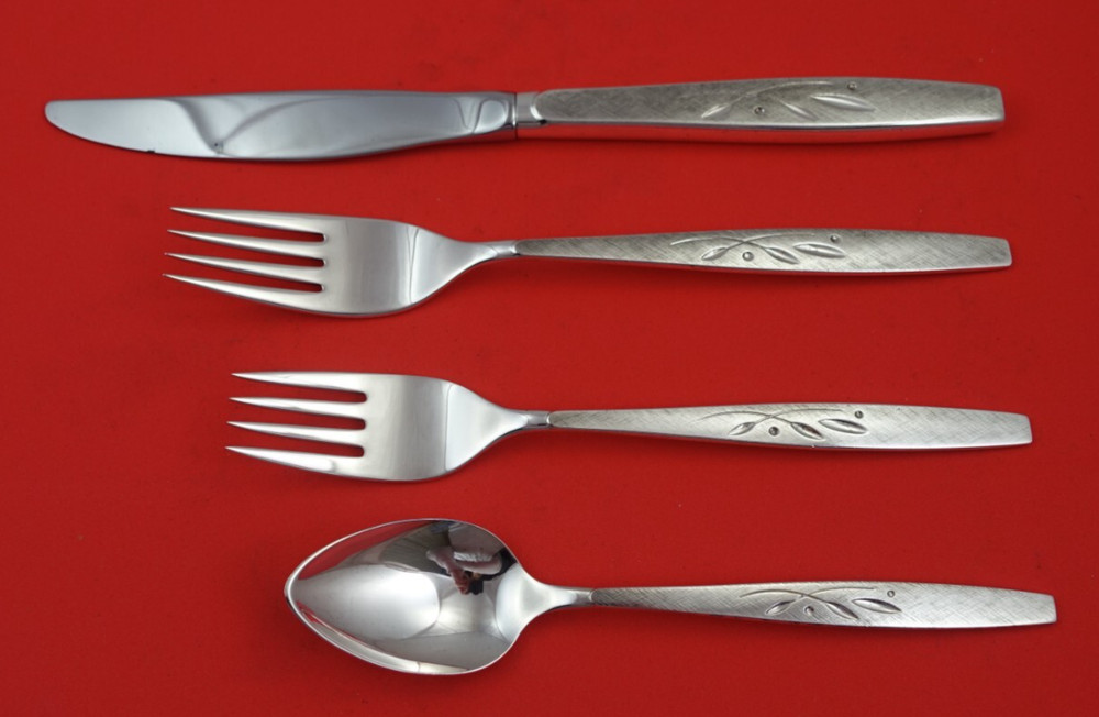 Will-O-Wisp by Oneida Sterling Silver Regular Size Place Setting(s) 4 - Piece