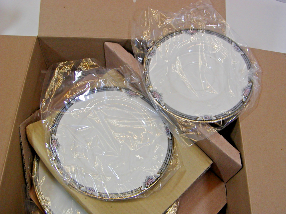 NEW NORITAKE HALIFAX 5 PIECE PLACE SETTING