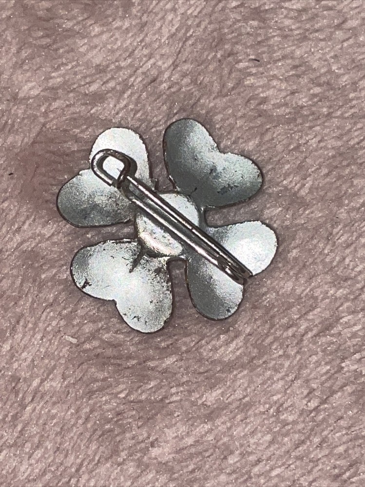 Original German WW 2 Tinnie Flower Pin￼