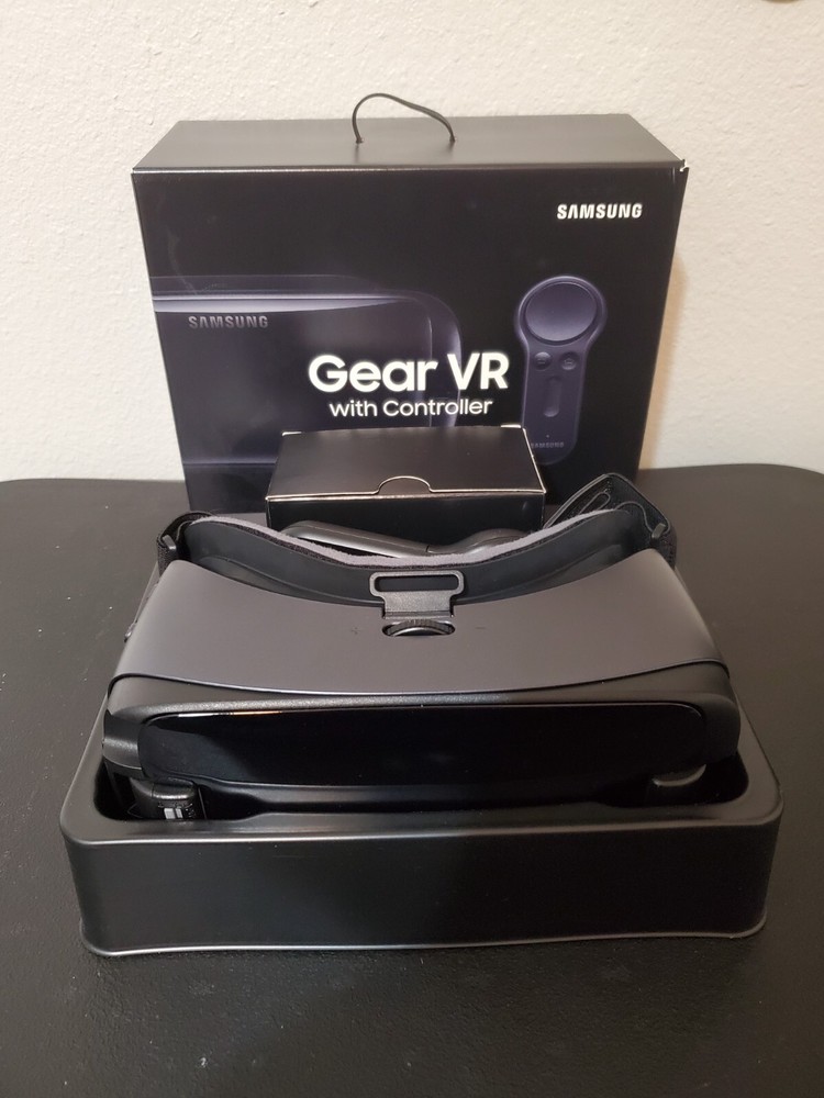 Samsung Gear VR Powered By Oculus Virtual Headset Controller Model SM-R324