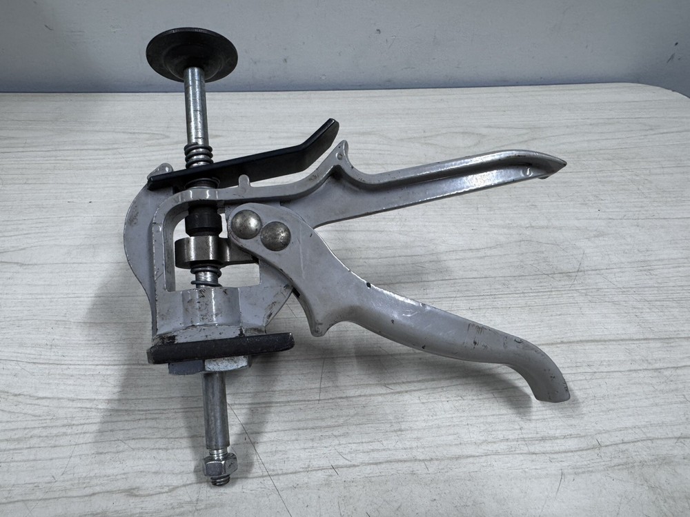 Lisle Brake Pad Spreader