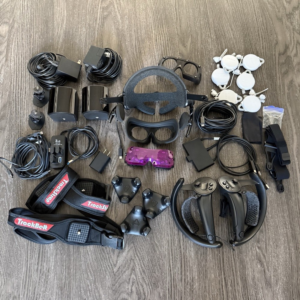 Bigscreen Beyond 2e VRChat Edition Bundle/Trackers/Controllers/Base Station