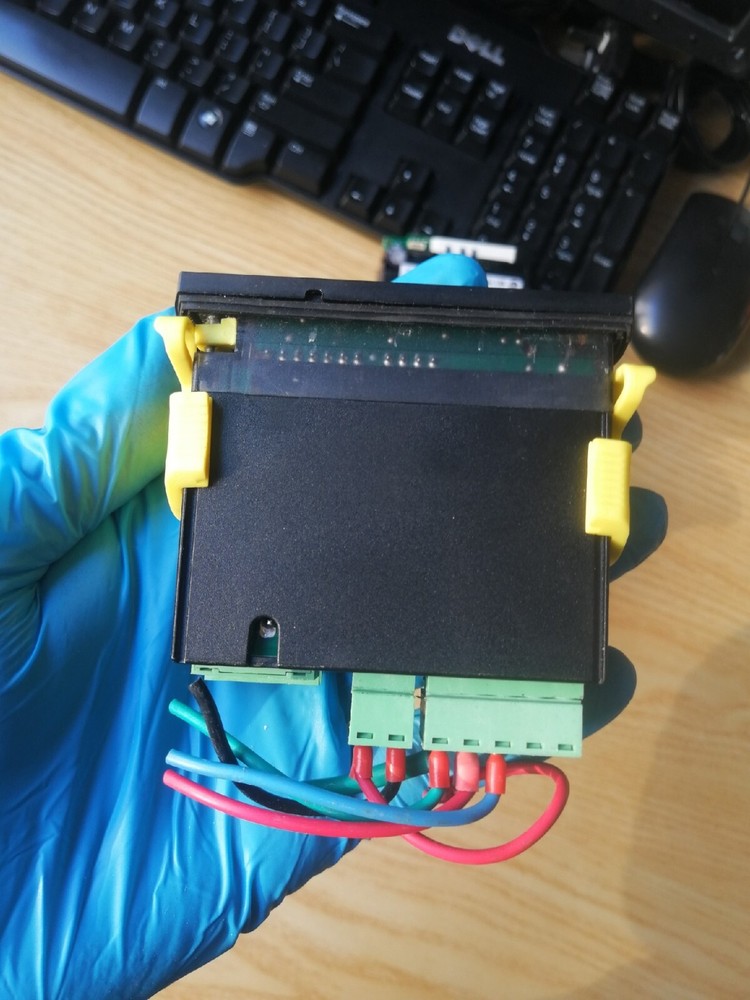 1 Pc USED CAREL PJEZC00000 Temperature Controller