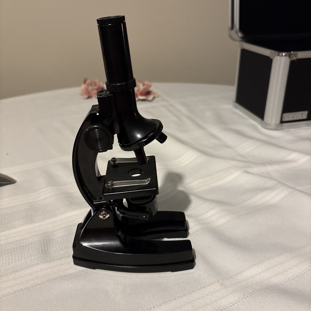 Smithsonian Microscope 150x 450x 900x