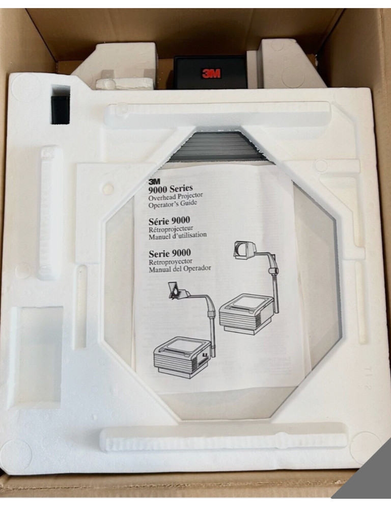 3M 2000 AG Compact Portable Overhead Projector