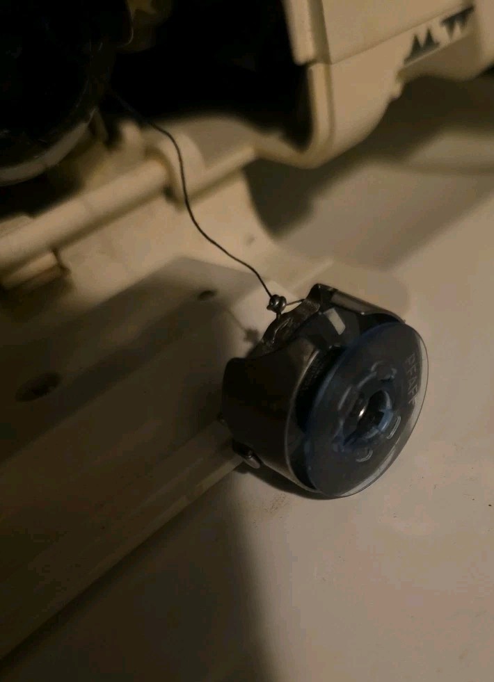 Singer Quantum L-500 Computerized Sewing Machine – Tested & Working LCD Display