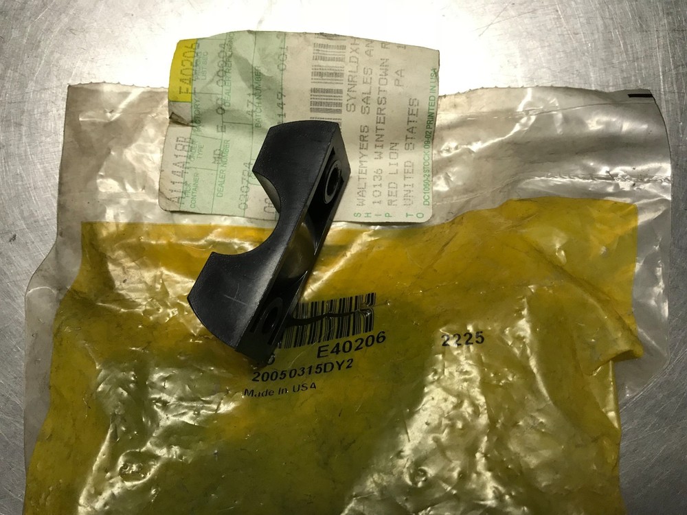 E40206 GENUINE John Deere CLAMP BASE