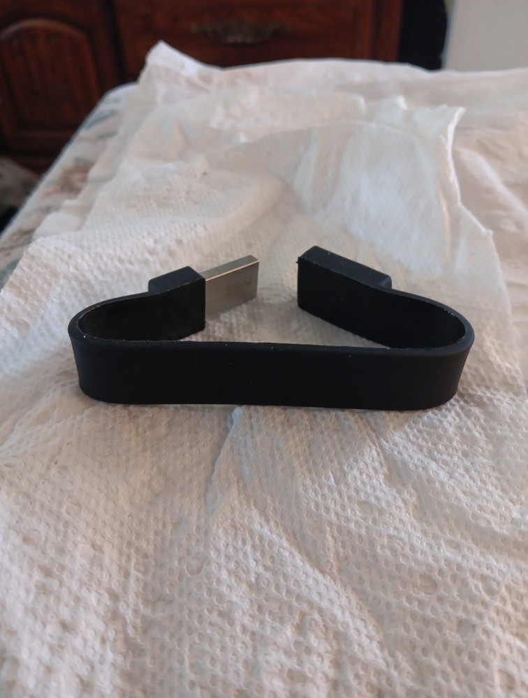 Livne' Black Flashdisky Flash Drive. New