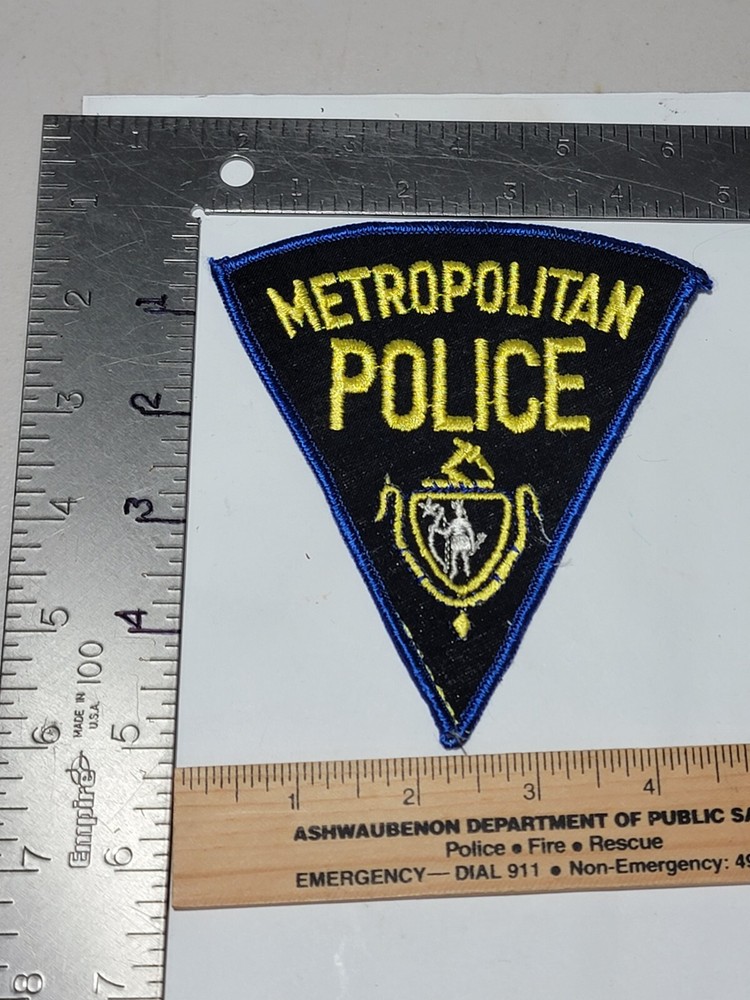Bin1 B10 Police Patch Massachusetts Metropolitan Pie Shape Used