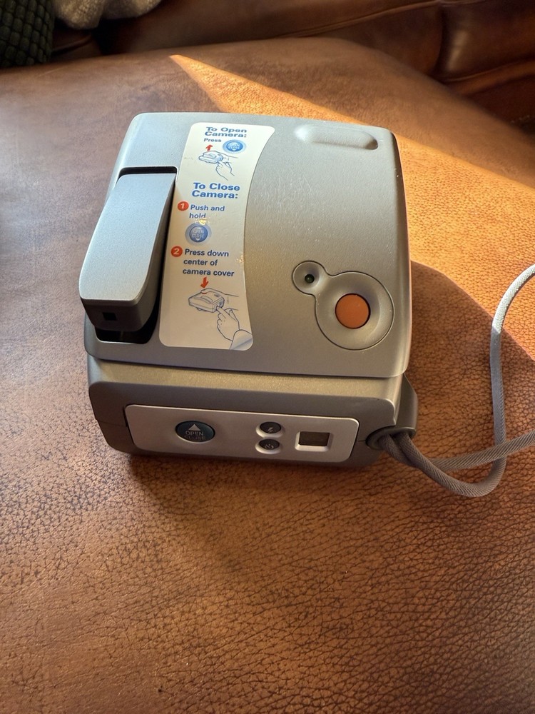 Polaroid One Instant Flash Film Camera Silver untested