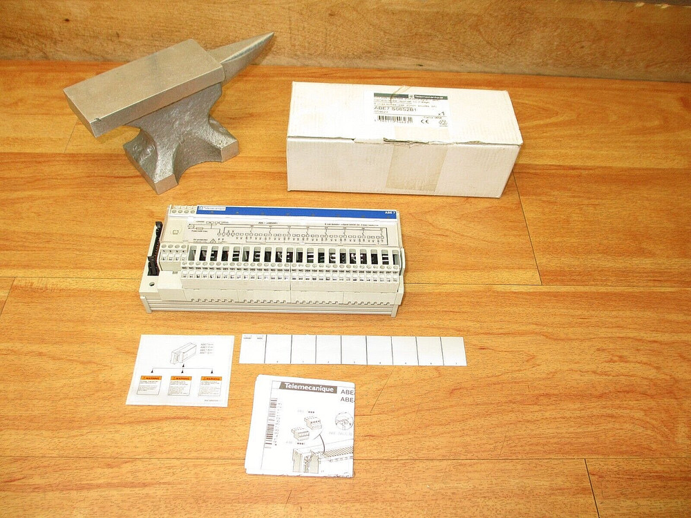 Telemecanique ABE7 S08S2B1 *NEW* Solid State Relay Base