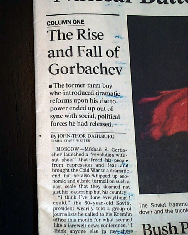 COLD WAR ENDS Soviet Union & Mikhail Gorbachev CCCP Termination 1991 Newspaper