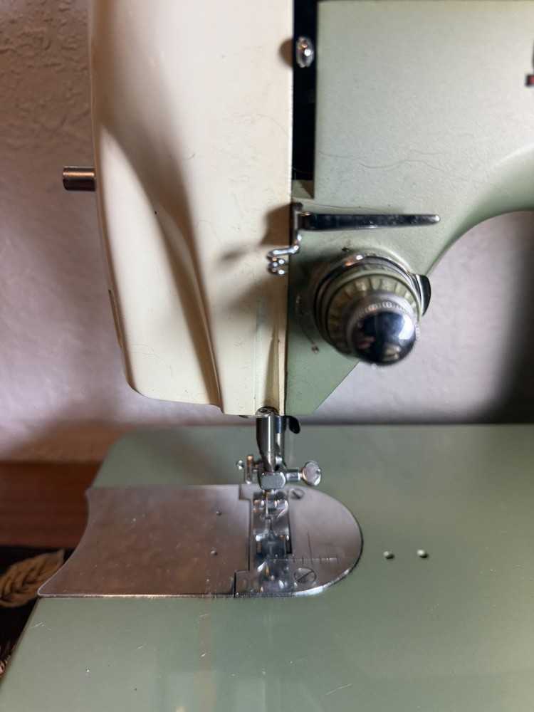 Vintage White Sewing Machine - Model 8930