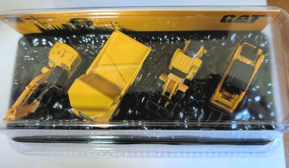 CAT MICRO CONSTRUCTORS BY DIE CAST MASTERS 4 PIECE SET MICRO SCALE