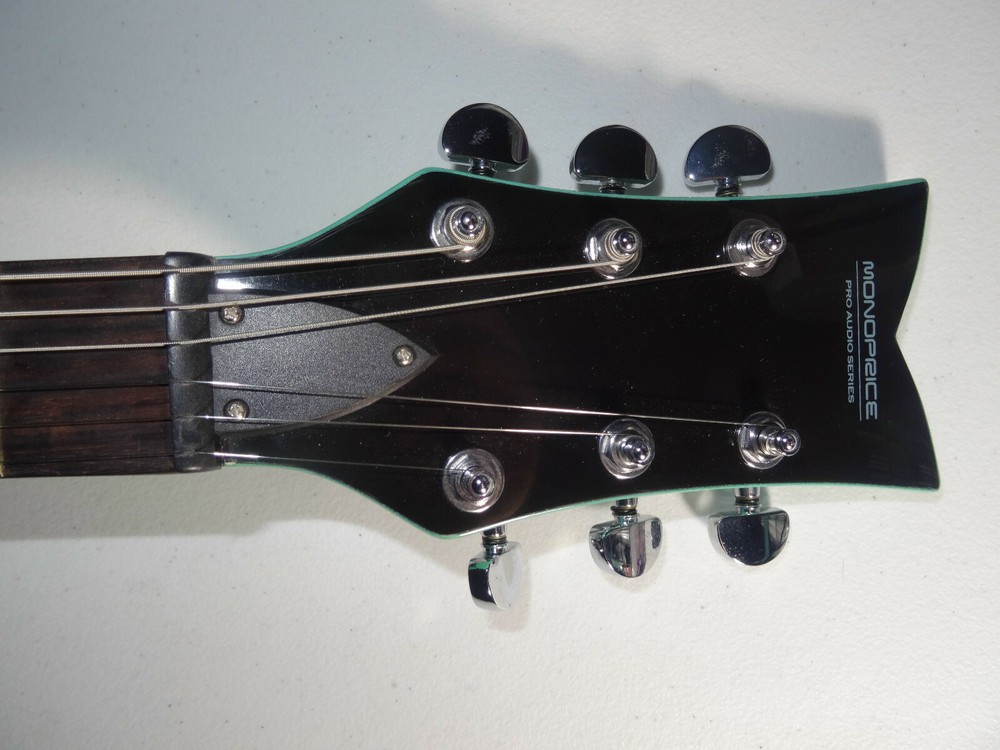 SIGNED L7 AUTOGRAPHED FLYING V GUITAR CERTIFIED AUTHENTIC JSA LOA # BB28384
