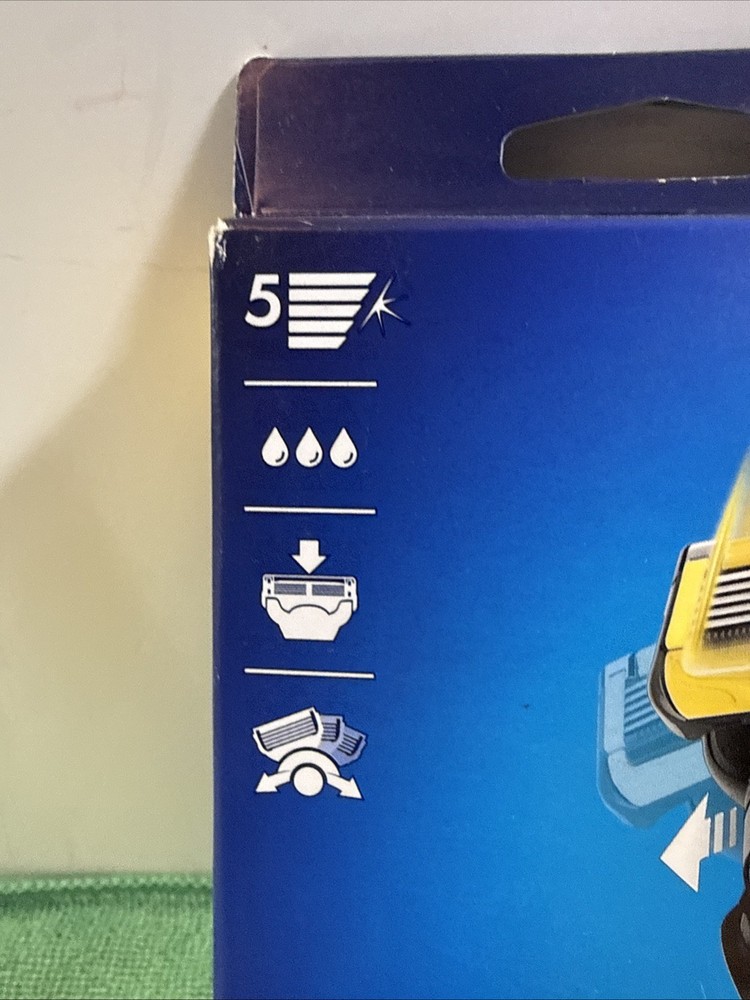 NEW Gillette ProGlide Shield, 1 Razor Handle, 2 Cartridge