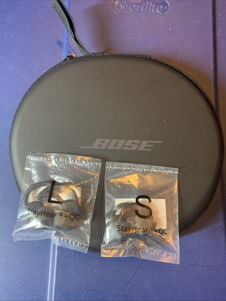 BOSE QuietControl 30 Empty Round Case For Wireless Headphones & Ear Fits Attach