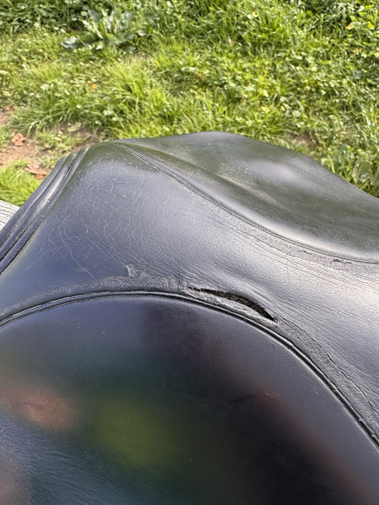 Morritz England 18” Dressage Saddle