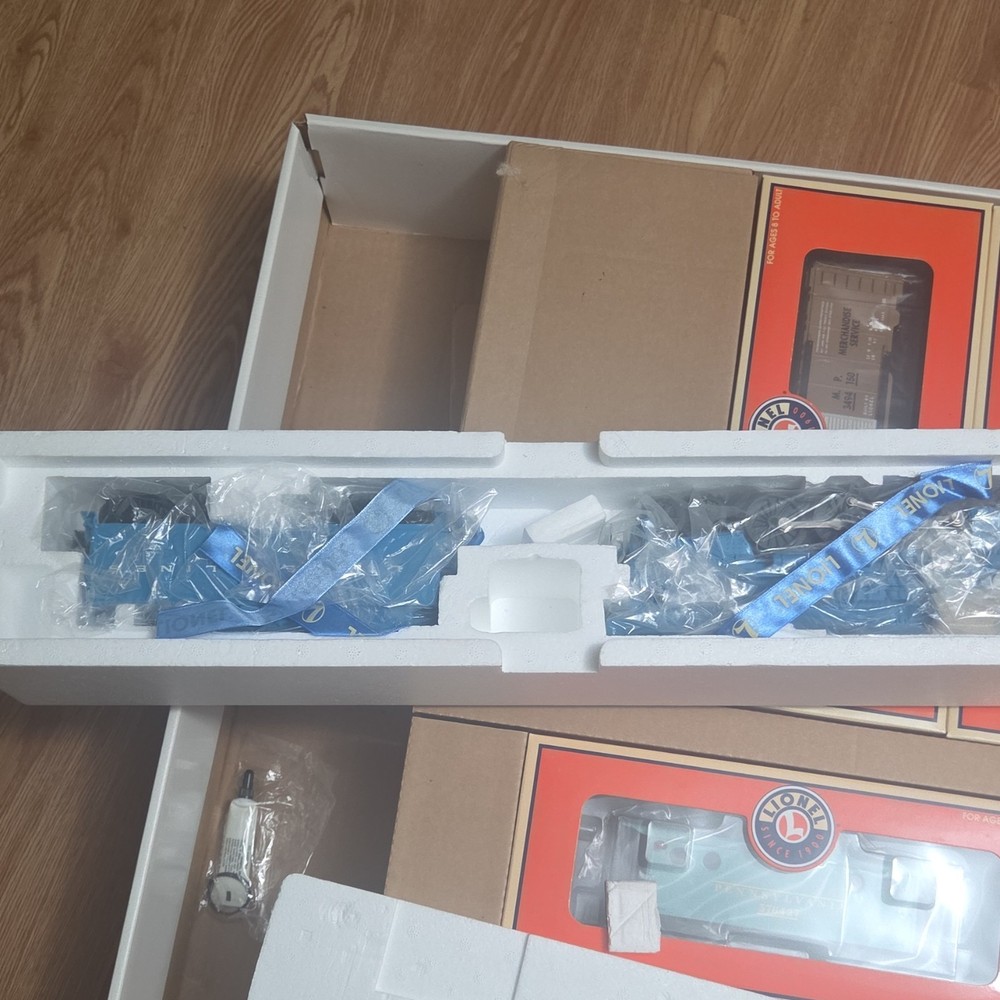Lionel 6-31701 Boy's Train set. Unused (Missing Manual)