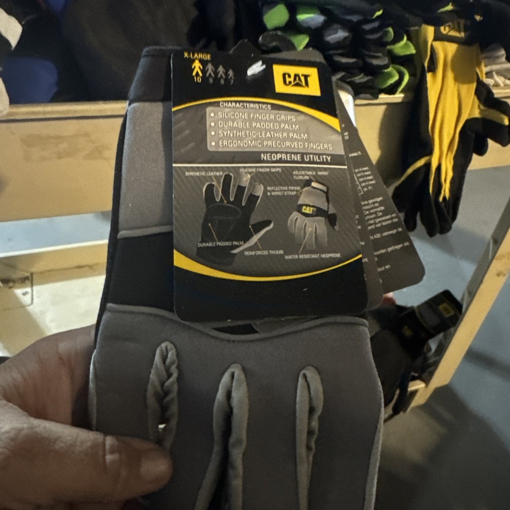 CAT  Black/Gray  Neoprene Medium Gloves Silicone Grip Palm Pattern