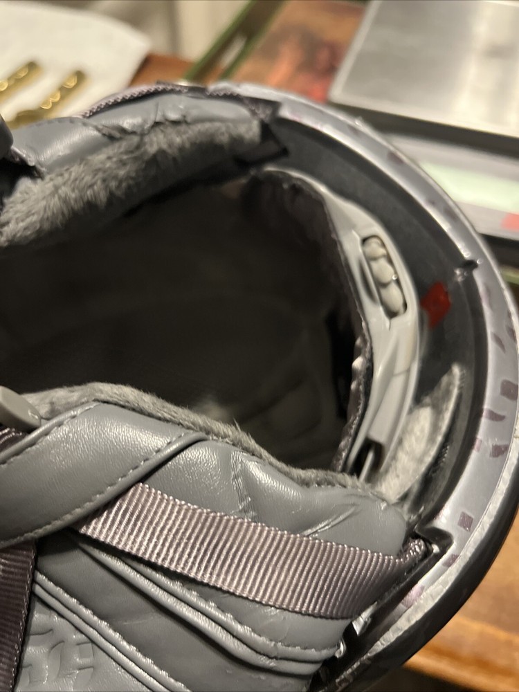 2 giro ski helmet medium Gray