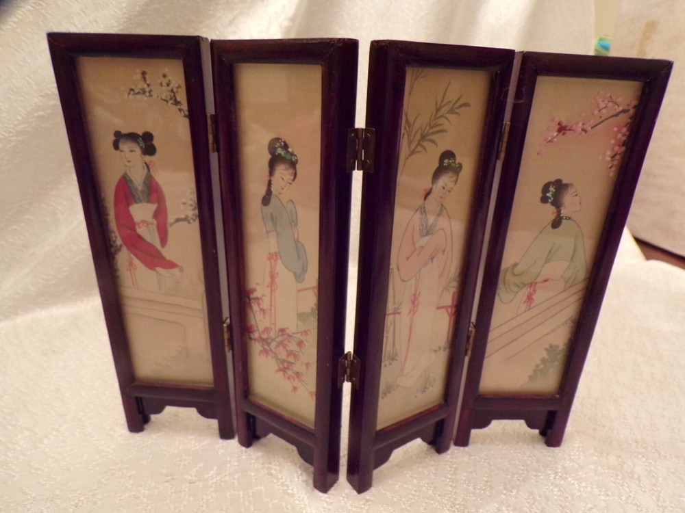 VTG Miniature Chinese Folding Dressing Screen