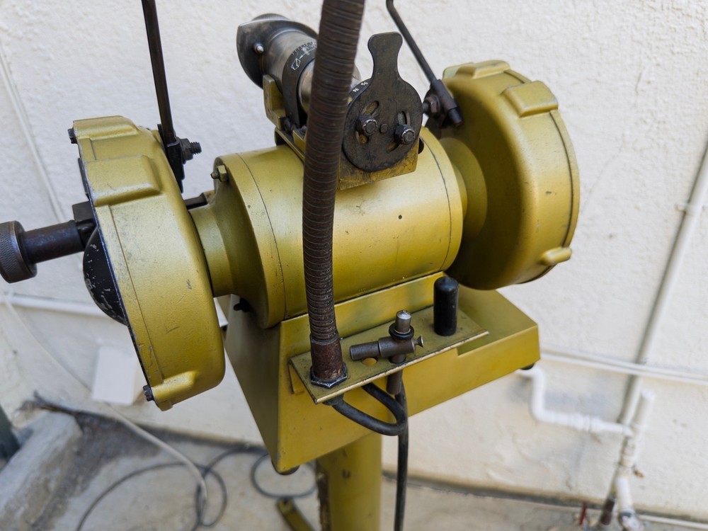 DAREX DRILL SHARPENER w/ STAND + 2 DRILL CHUCKS