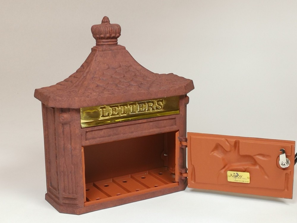 Victorian Wallmount Locking Mailbox