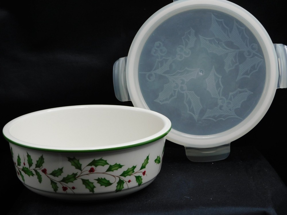 Lenox  Holiday SERVE & STORE Bowl W/LOCKING