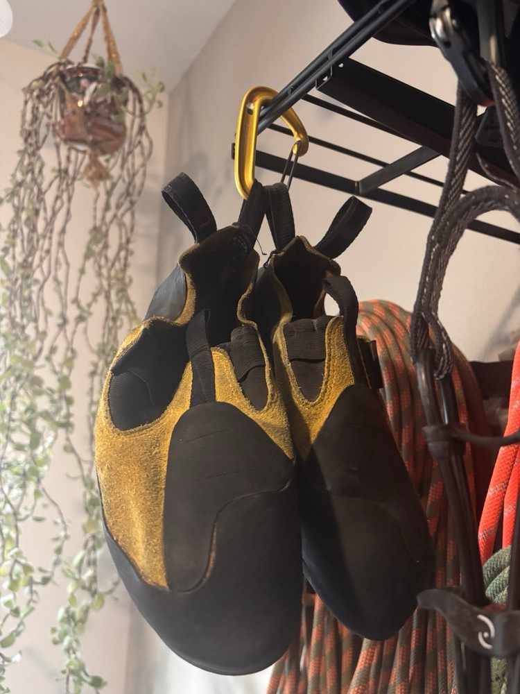 Unparalleled UpMoccs Size 10