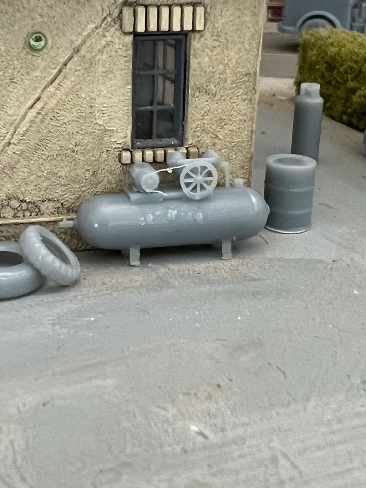 HO Scale Gas Station Accessories