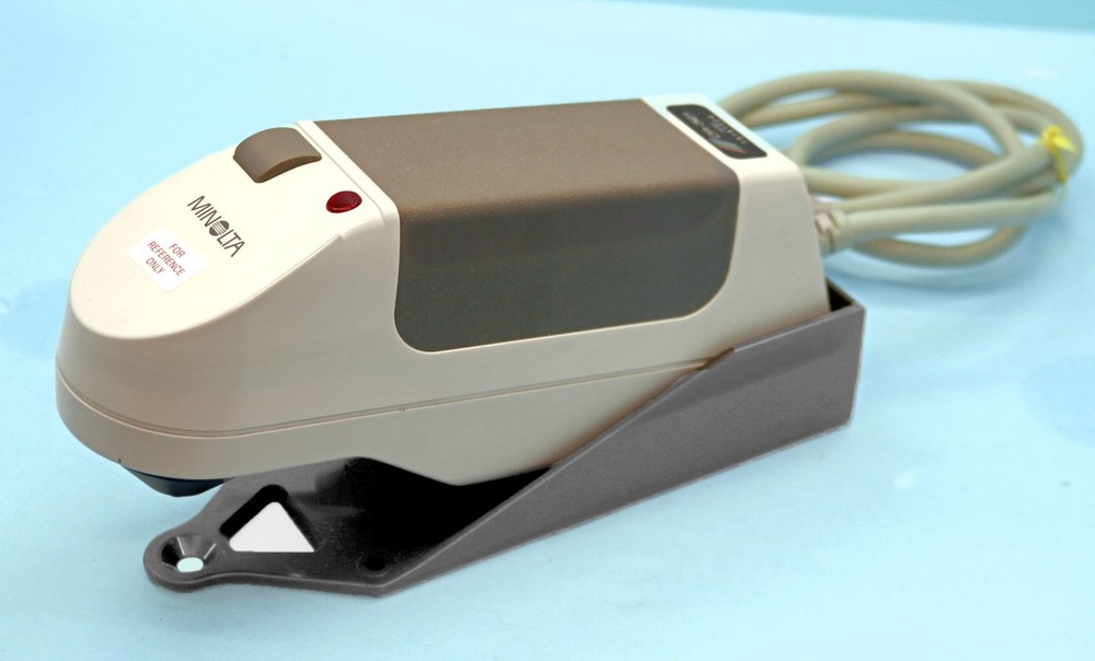 Konica Minolta CR-321 Chroma Meter & DP-301 Data Processor, Manual, Case