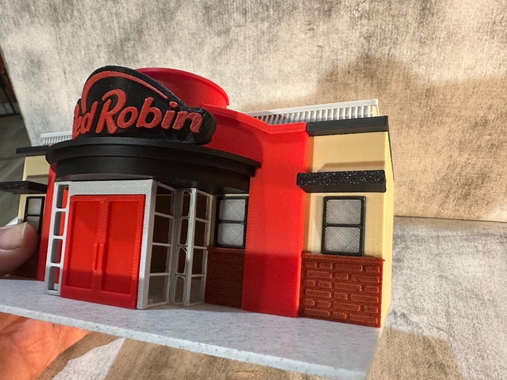 Red Robin 1:64 Scale Diorama