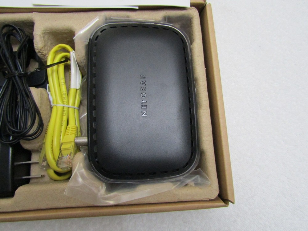 Netgear CM400 Cable Modem /w Box and Instructions Complete