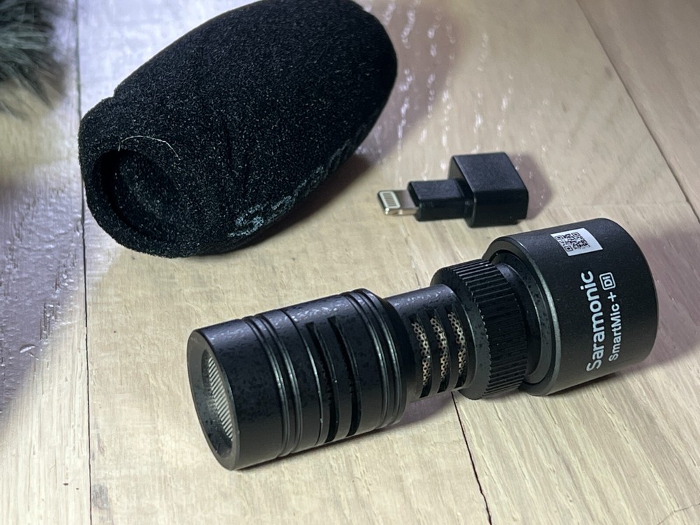 Saramonic Directional Microphone with Lightning Connector, WIndscreen, Bag