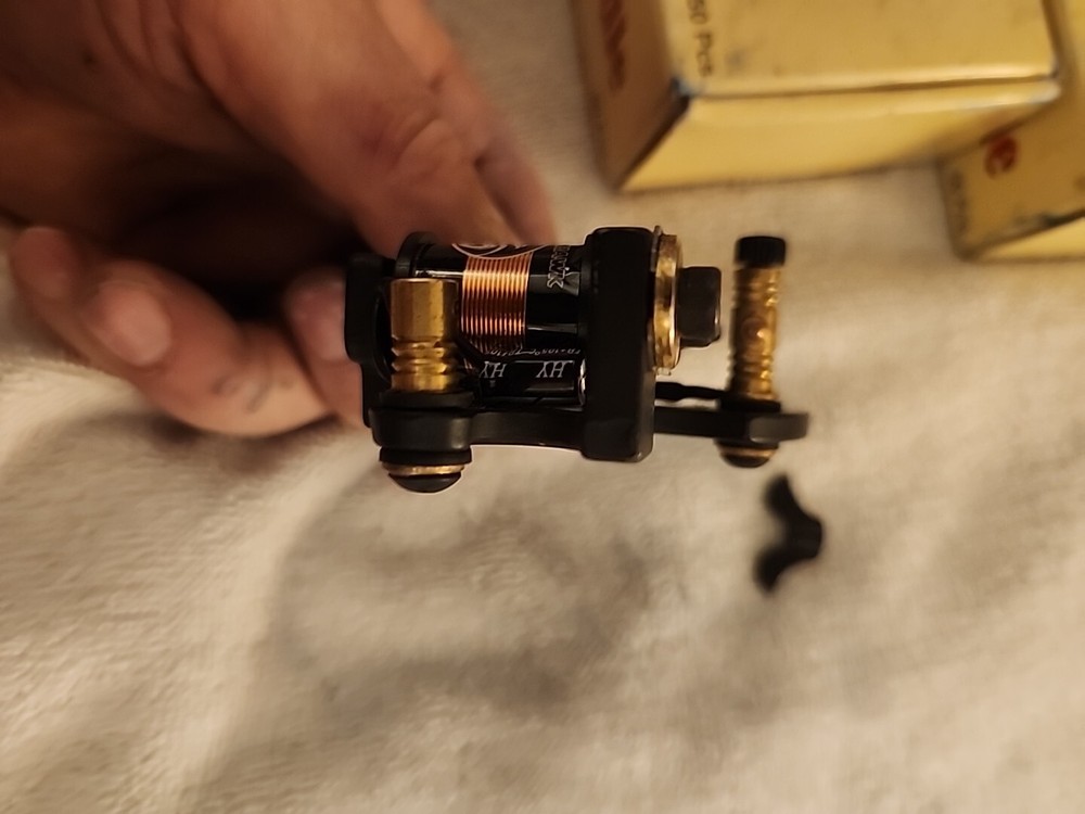 Dragon hawk Tattoo Machine, 2 Tubes, And 65 Assorted Needles