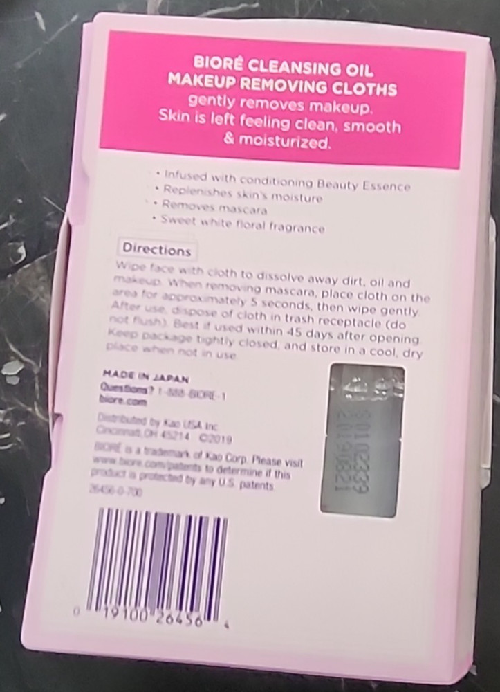 BIORE’ MAKEUP REMOVING CLOTHS ~ 44 count Pack