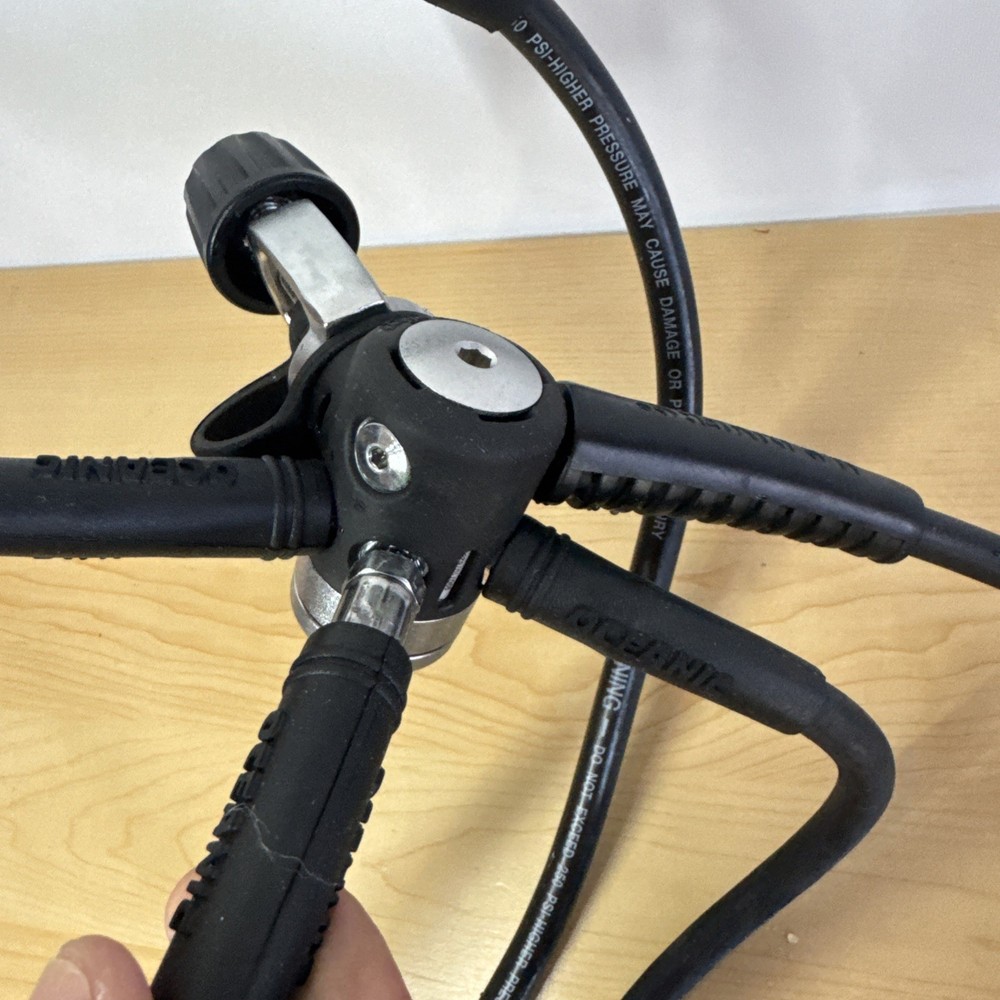 Oceanic 3-gauge console Untasted