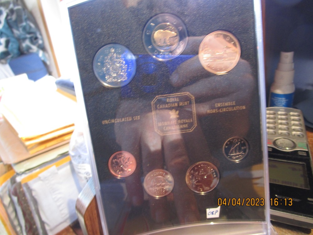 2000 Royal Canadian Uncirculated Proof Set +++++ (7)