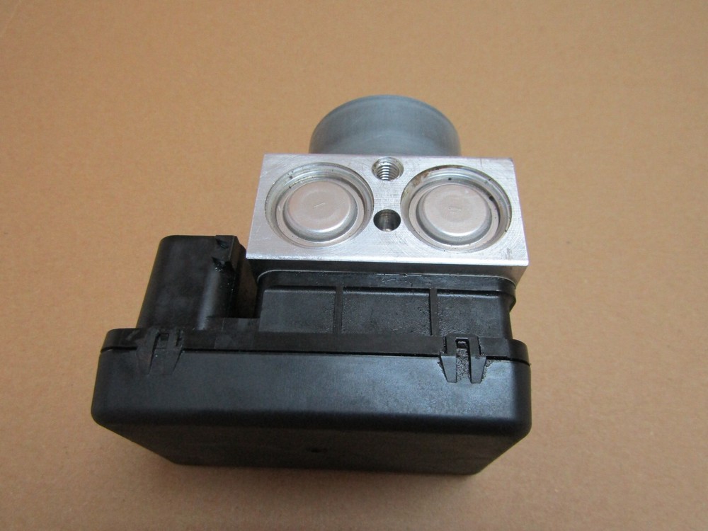 MV Agusta Rivale 800 2016 ABS pump control unit module (6954)