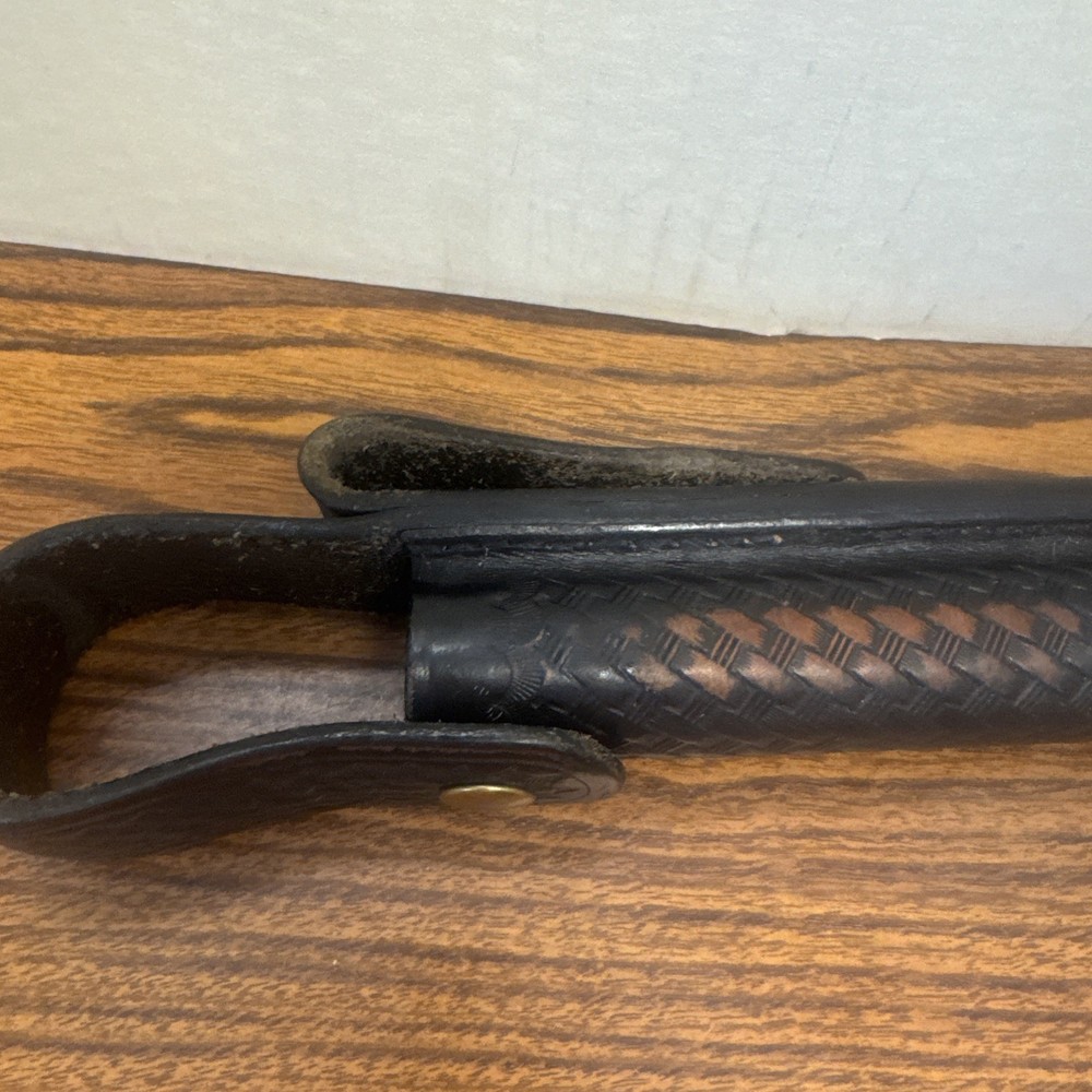 DUTYMAN 2821 FLASHLIGHT HOLSTER STINGER BASKET WEAVE HOOK & LOOP CLOSURE