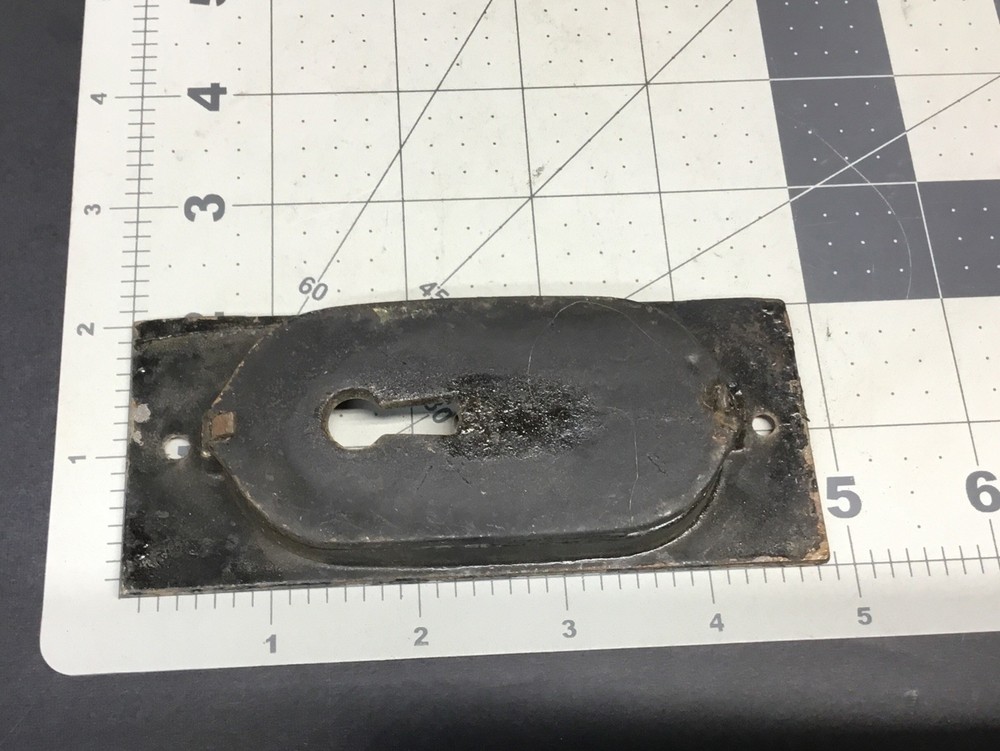Antique Pocket Door Pull with Keyhole Cast Iron………[B31]