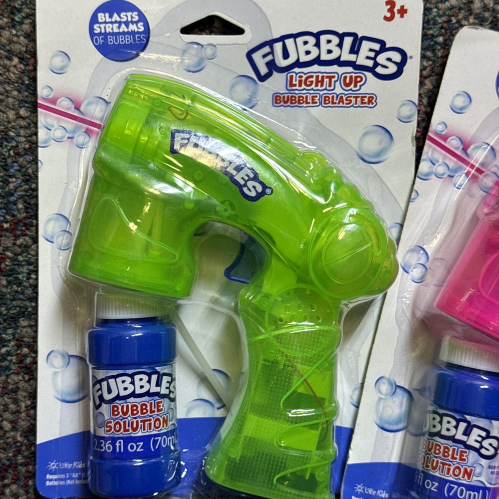 Fubbles Light Up Bubble Blaster multi color Ages 3+ NEW summer fun. W/ solution